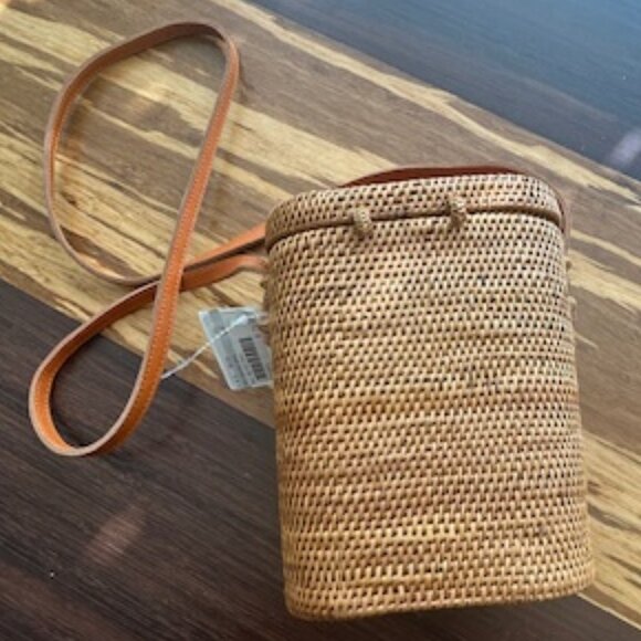 Bali Cross Body Bucket Bag - Picture 4 of 12